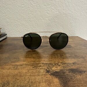 Ray-Ban Round Sunglasses with Gold Frame